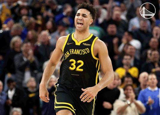 贝博官网-库里之后勇士首人！TJD横空出世化解勇士护筐危机